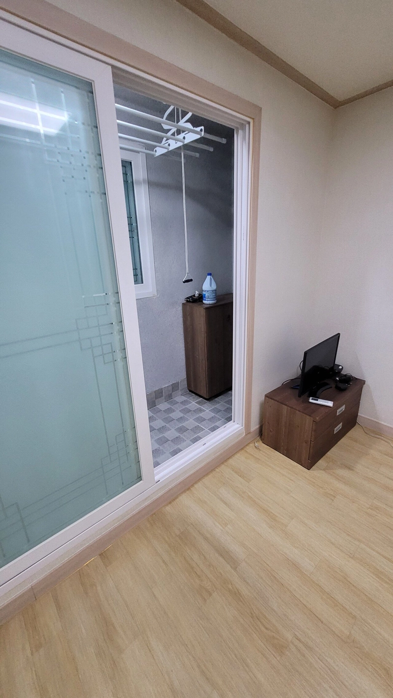 20221222_181825.jpg (분노, 사진많음) 원룸방 빼는데 3시간 청소중