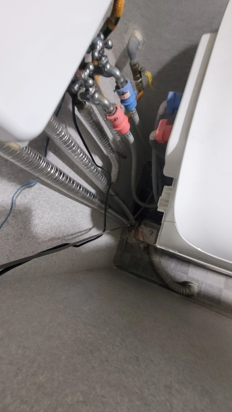 20221222_181229.jpg (분노, 사진많음) 원룸방 빼는데 3시간 청소중