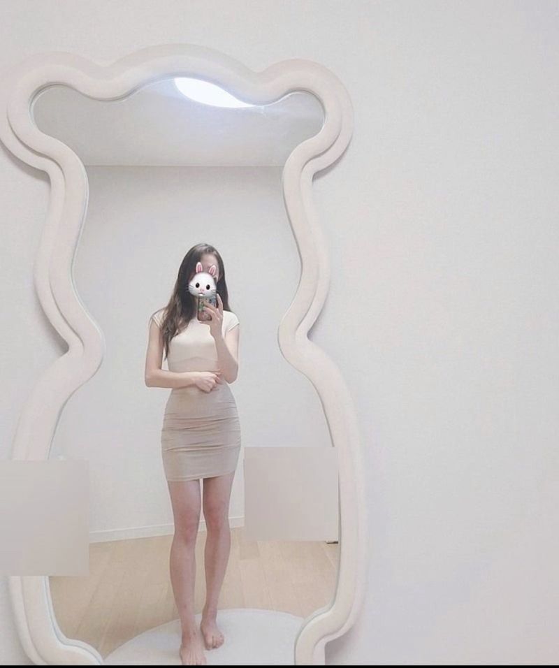 17446663848601.jpeg ㅇㅎ?)어느 유부녀의 과한 데이트 복장.jpg