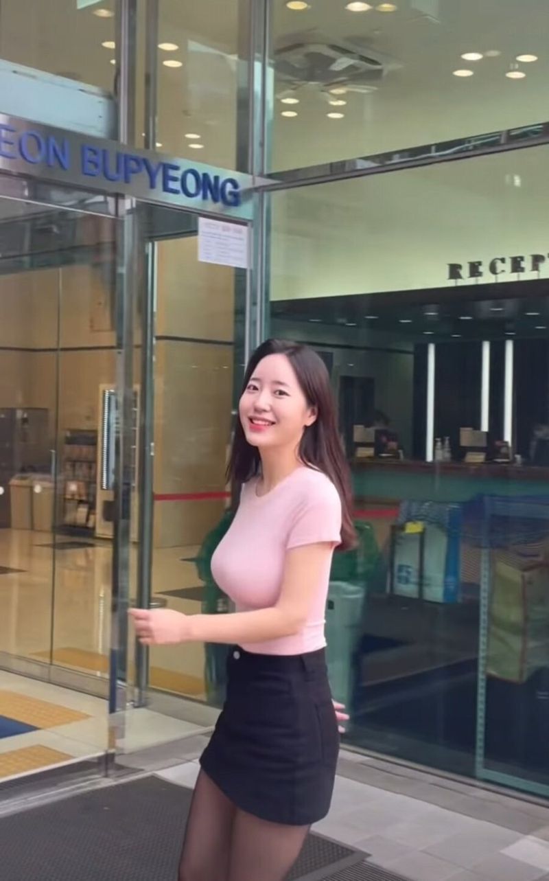 ㅇㅎ) 비키니 공개한 F컵 유튜버_2.jpg