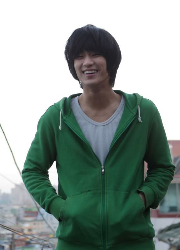 둘 중 한명 사겨야한다면 전자 vs 후자 - 인스티즈(instiz) 이슈 카테고리