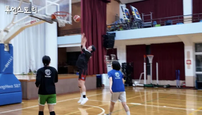 IMG_3054.jpeg 16살 키 199cm 최장신 여중생