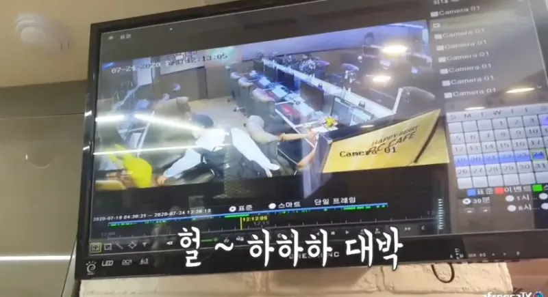 623923.jpg 라이브 중에 몰카 찍다 걸린 전과자 .jpg