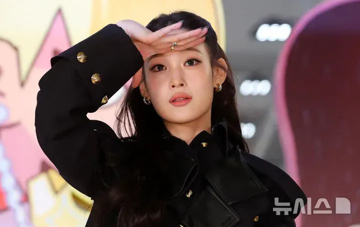 NISI20251208_0021088688_web.jpg 신세계 장녀 올데프 애니가 당분간 활동중단하는 이유.jpg