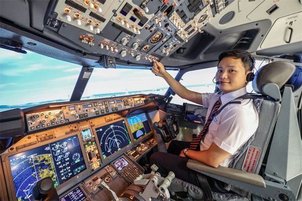 서울법대 전공 버리고 조종사 된 이 남자, 이유 물어보니 - 매일경제