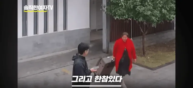 딸을 혼자 화장실에 보낸 아빠.....jpg