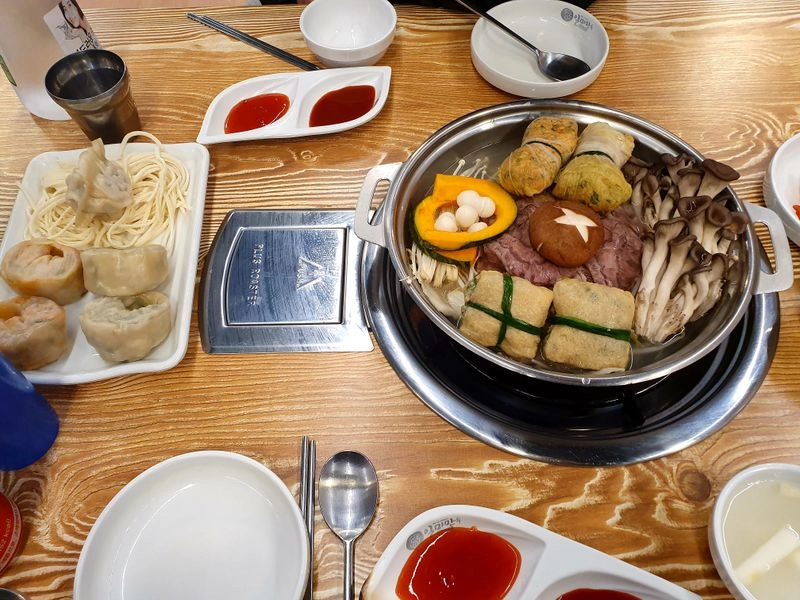 만두전골먹다가 싸웠는데 봐주세요ㅠ