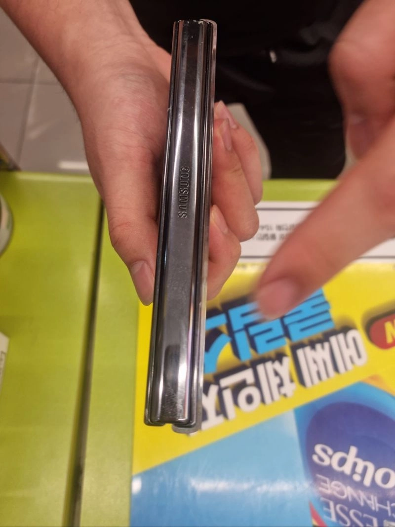 everytime-1693119148070.jpg 알바하다가 폰 떨어뜨렸는데 도와달라는 에타인 근황 ㄷㄷ...JPG