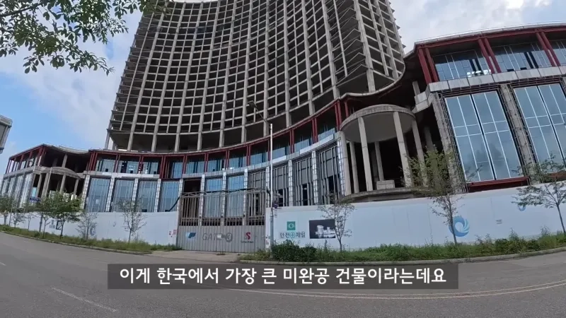 a86d3faf1a21bd5a8596fb92298473691c7eb62ac96b93c19f07c41566bd75ffff5bfd9ddb8e0a